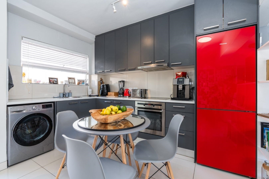 2 Bedroom Property for Sale in Sea Point Western Cape